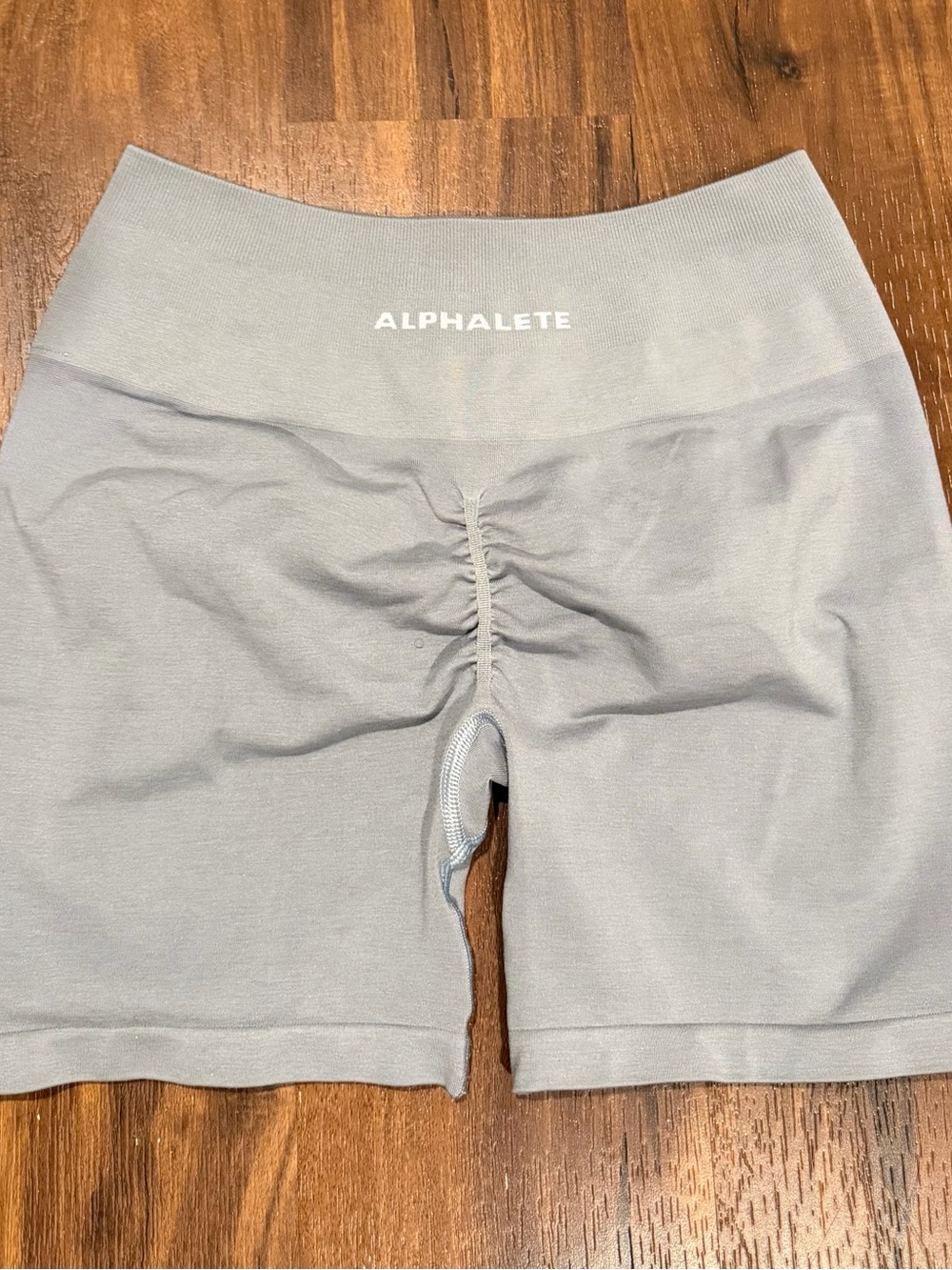 Alphalete Women's Light Gray Seamless Biker Shorts with Ruched Back